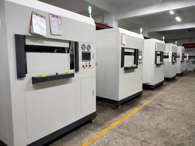 新材料：碳纖、玻纖、復(fù)合材料熱壓成型機(jī)技術(shù)